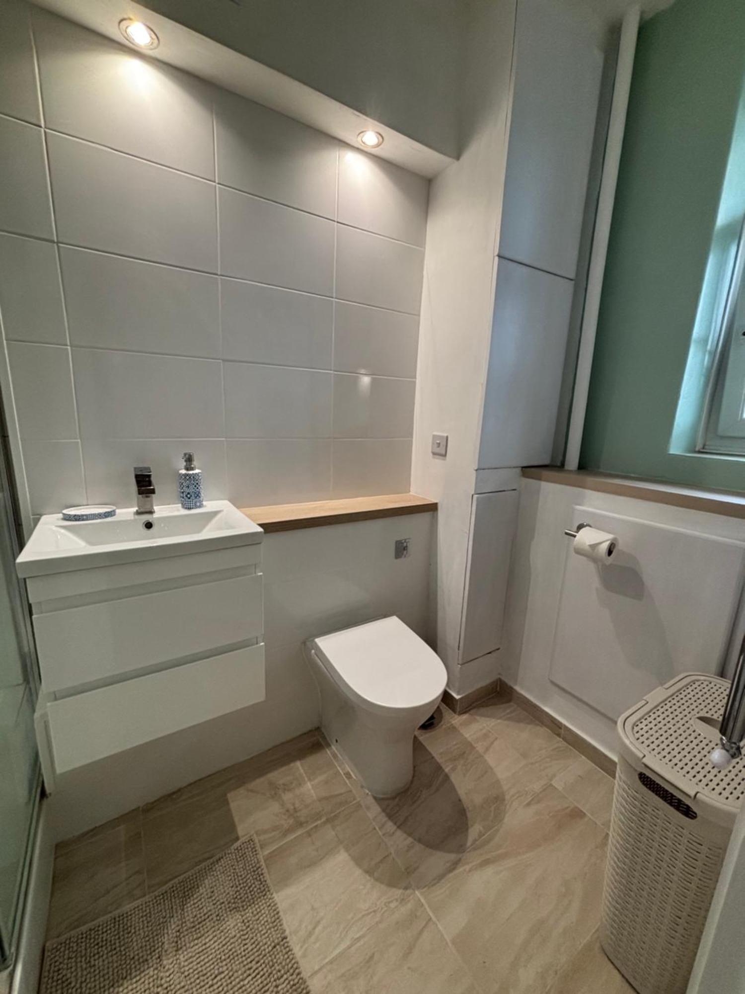 Newly Renovated 2 Bedroom In With Garden Apartment London